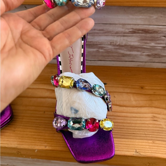 Betsy Johnson, rhinestone and sequin sandals size 9 - Picture 8 of 8